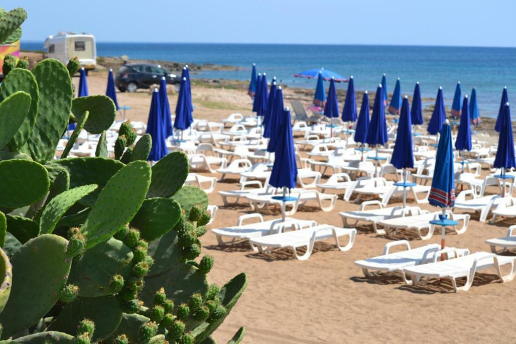 Bivani isola blu Marzamemi Esterno foto